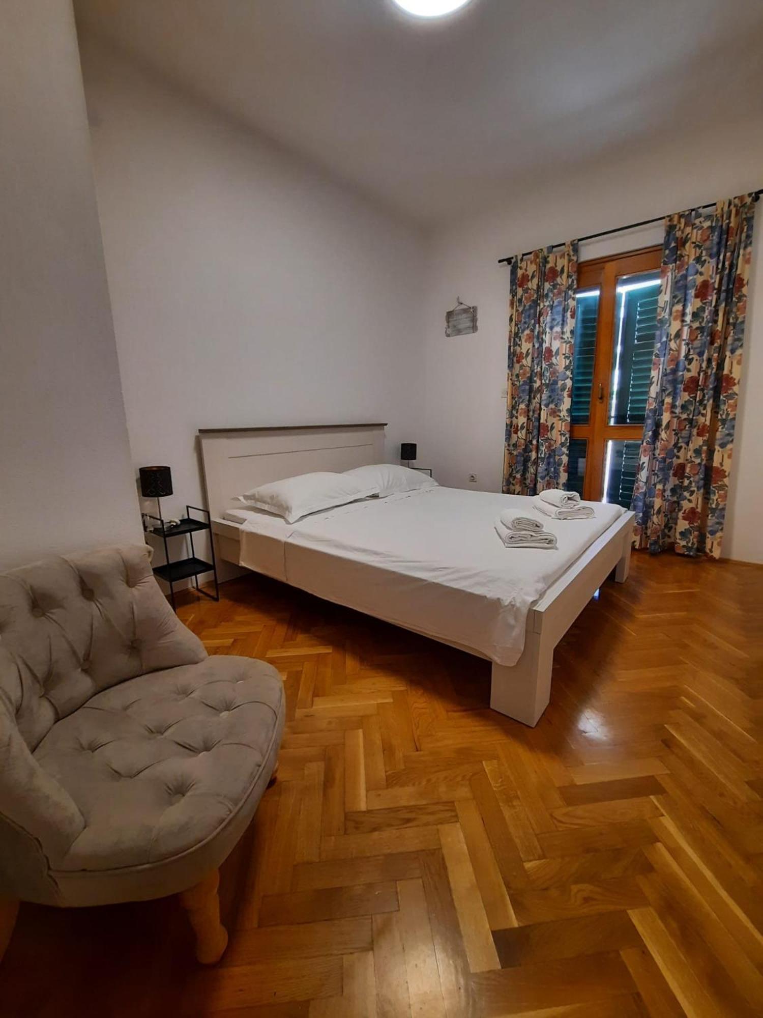 Buntin Apartments Primošten Esterno foto